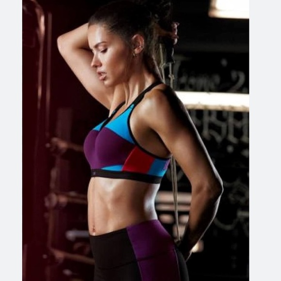 Victoria secret sports bra 💜 - Picture 3 of 11